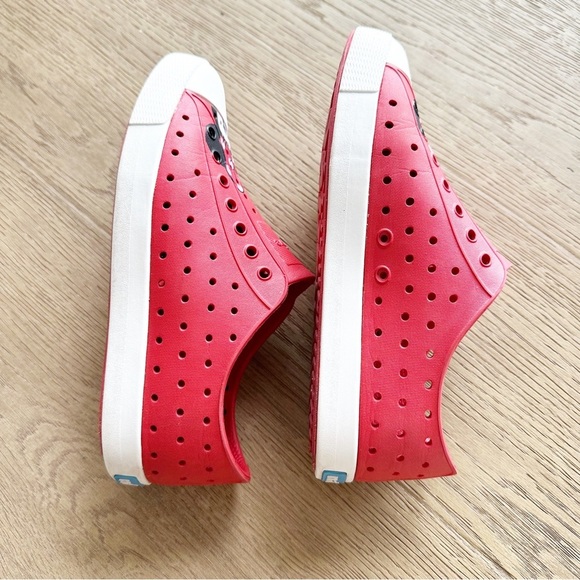 Native x Disney Minnie Mouse Red Jefferson Sneakers - Picture 7 of 8